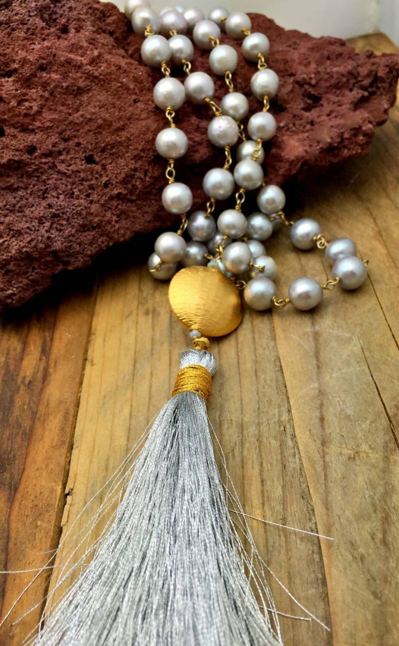 Silber Perle Halskette-, Rustikale Perlenkette, Quaste Halskette, Lange Perlen Schmuck Der Braut Halskette-Süßwasser Perlen-Matana von MatanaJewelry