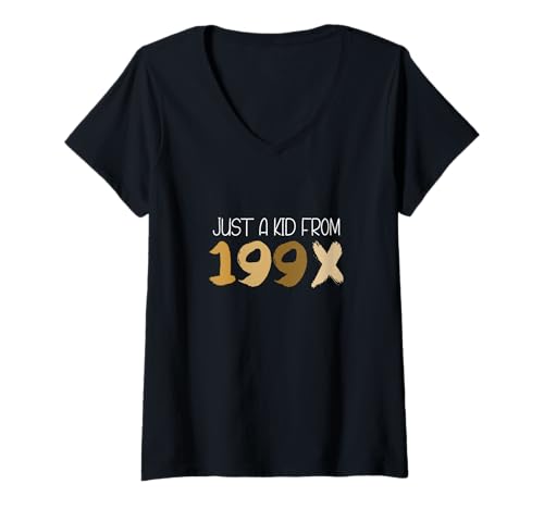Damen Brown Just A Kid from 199X Braune Grafik T-Shirt mit V-Ausschnitt Damen Brown Just A Kid from 199X Braune Grafik T-Shirt mit V-Ausschnitt von Match Brown Color Graphic Tee