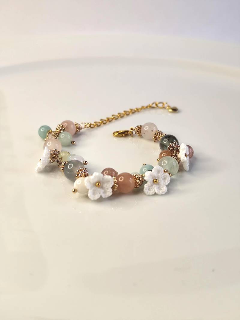 Aurelia Mist | Handmade Micro Crochet Flower Gemstone Bracelet Moonstone Fluorite Delicate Elegant Summer Mother's Day Gift Aurelia Mist | Handmade Micro Crochet Flower Gemstone Bracelet Moonstone Fluorite Delicate Elegant Summer Mother's Day Gift von MatchaAndArtCrafts