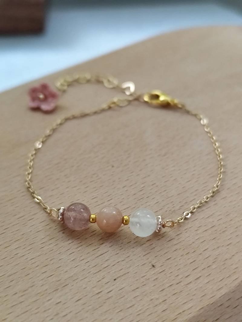 Seraphina | Handmade Minimalist Gemstone Micro Crochet Bracelet Elegant Dainty Seraphina | Handmade Minimalist Gemstone Micro Crochet Bracelet Elegant Dainty von MatchaAndArtCrafts