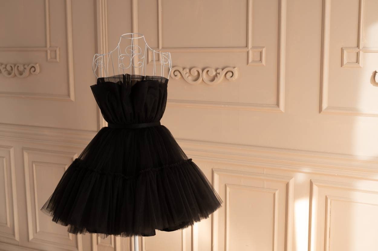 Kurzes Lagen-Tüllkleid, Schwarzes Tüll-Abschlussballkleid, Tutu-Partykleid, Sommer-Partykleid, Tutu-Kleid Für Erwachsene, Rüschen-Cocktailkleid von MatchingLook