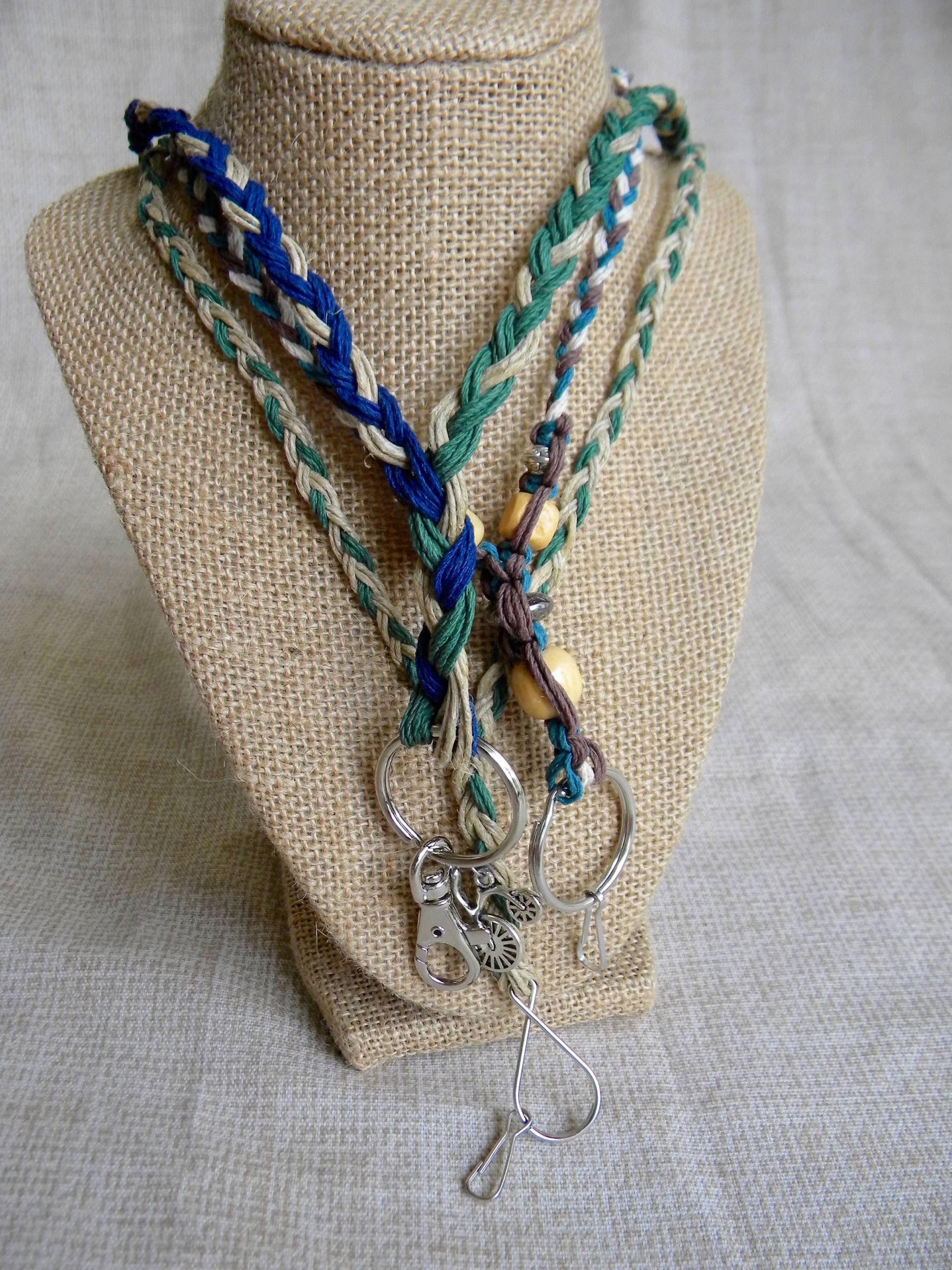 Geflochtenes Schlüsselband Aus Hanfschnur Makramee Als Ausweis - Oder Handyhalter Geflochtenes Schlüsselband Aus Hanfschnur Makramee Als Ausweis - Oder Handyhalter von MatchingTreeDesigns