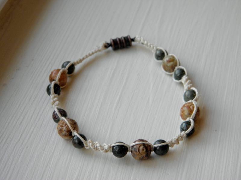 Makramee Armband Mit Speckstein Und Unakit Edelstein Perlen Makramee Armband Mit Speckstein Und Unakit Edelstein Perlen von MatchingTreeDesigns