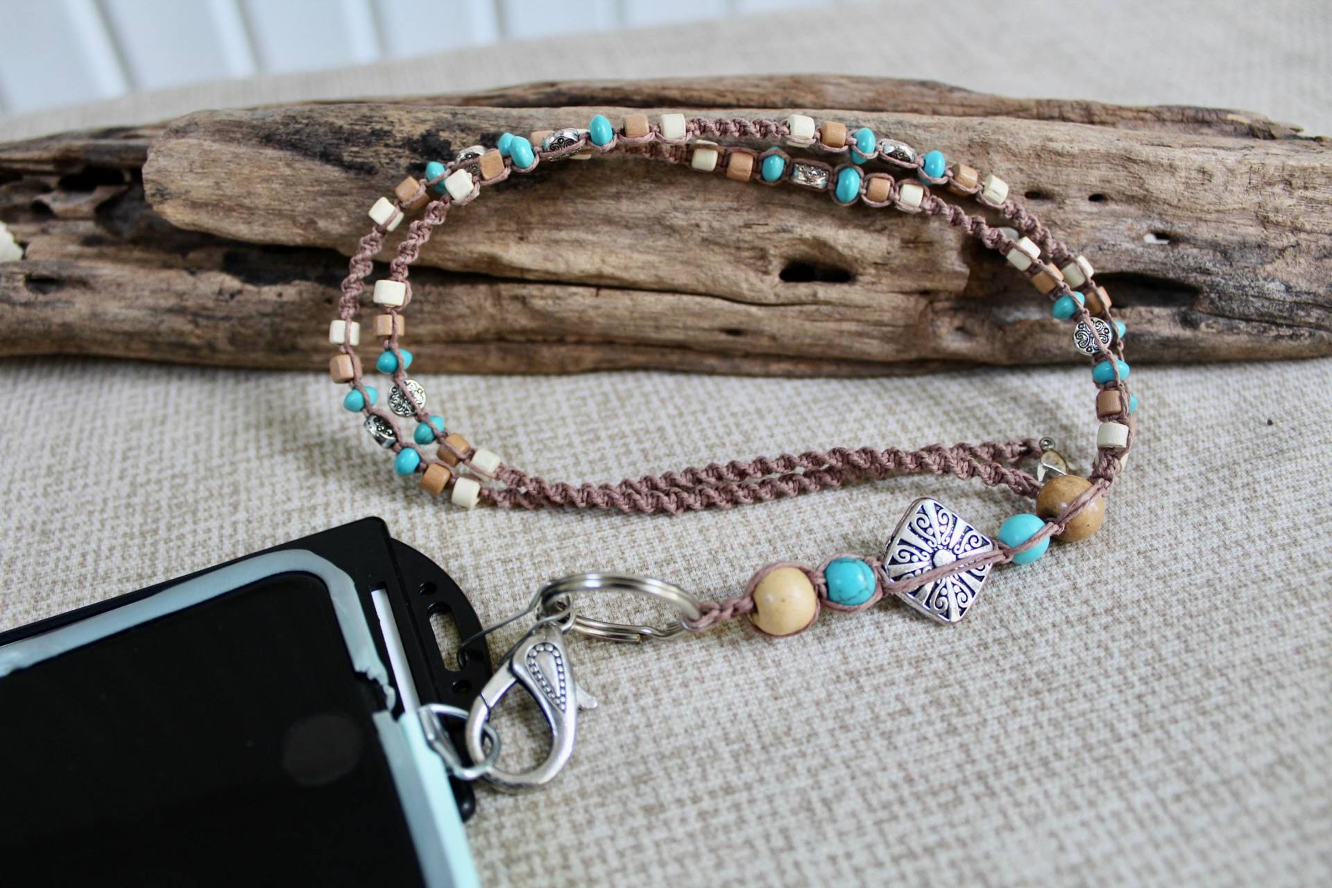 Makramee Id/Phone Lanyard Hanf, Türkis & Silber Boho Perlen Ausweishalter Makramee Id/Phone Lanyard Hanf, Türkis & Silber Boho Perlen Ausweishalter von MatchingTreeDesigns