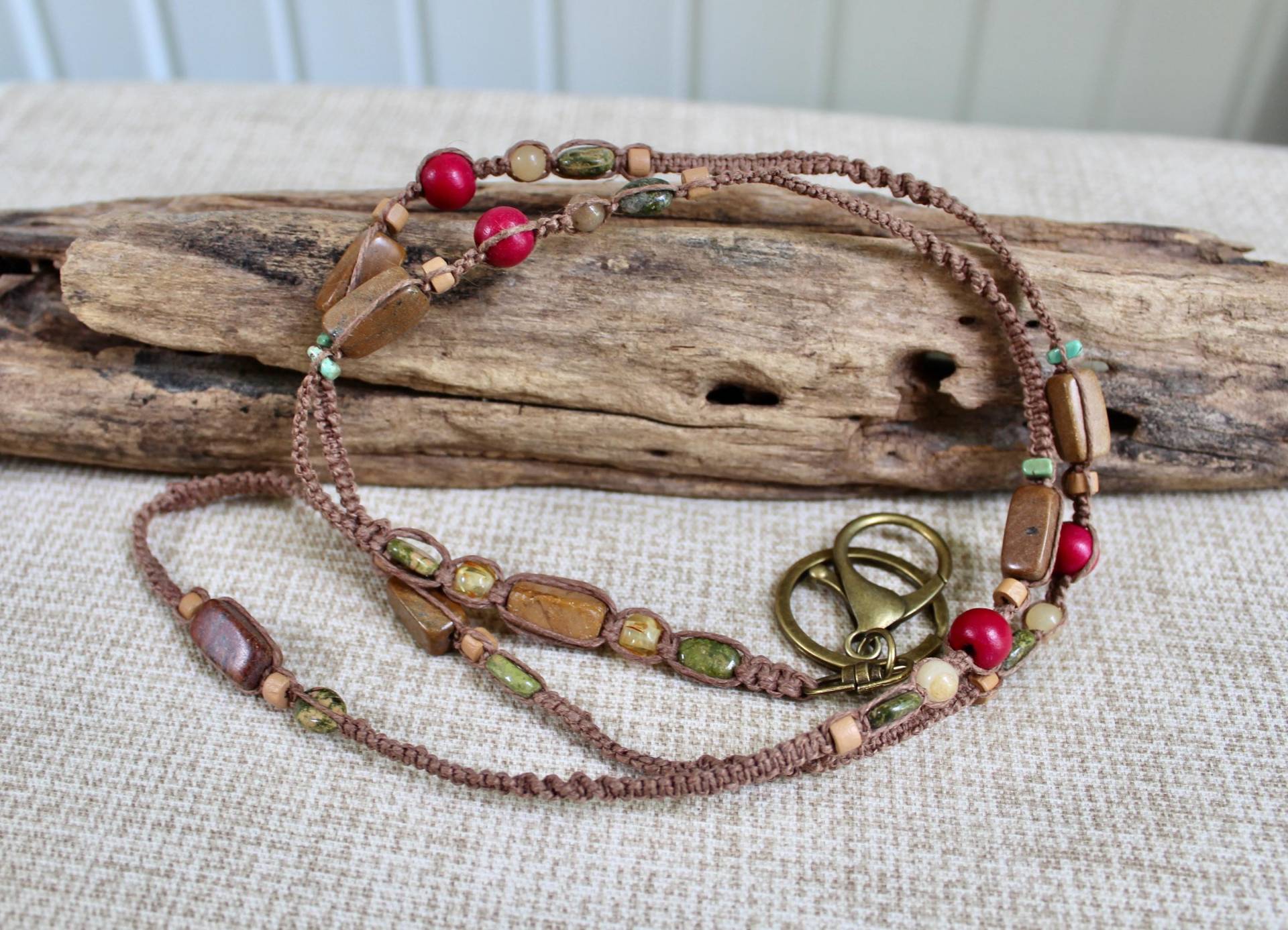 Makramee Id/Telefon Lanyard Hanf, Marmor, Unakit & Holzperlen Makramee Id/Telefon Lanyard Hanf, Marmor, Unakit & Holzperlen von MatchingTreeDesigns