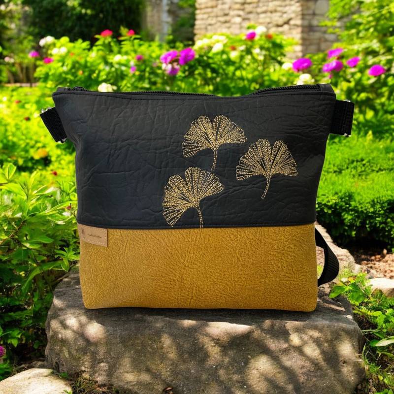 Tasche Schwarz Gelb Bestickt Ginkgo von MathiMuffin