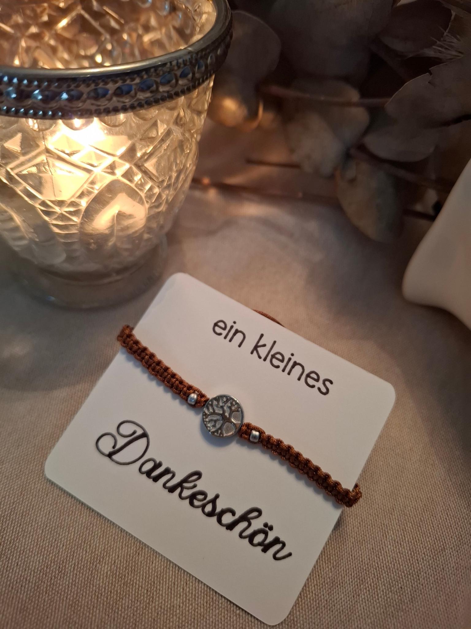 Armband, Kleines Dankeschön, Geschenk, Makramee, Mitbringsel von Matihandgemacht
