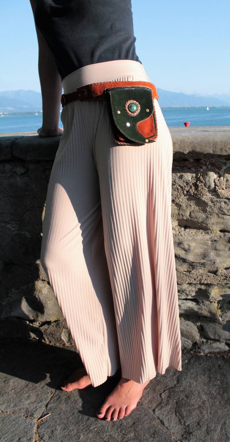 Boho Hippie Leder Bauchtasche - Gürteltasche Mit Edelstein von MatizarArt