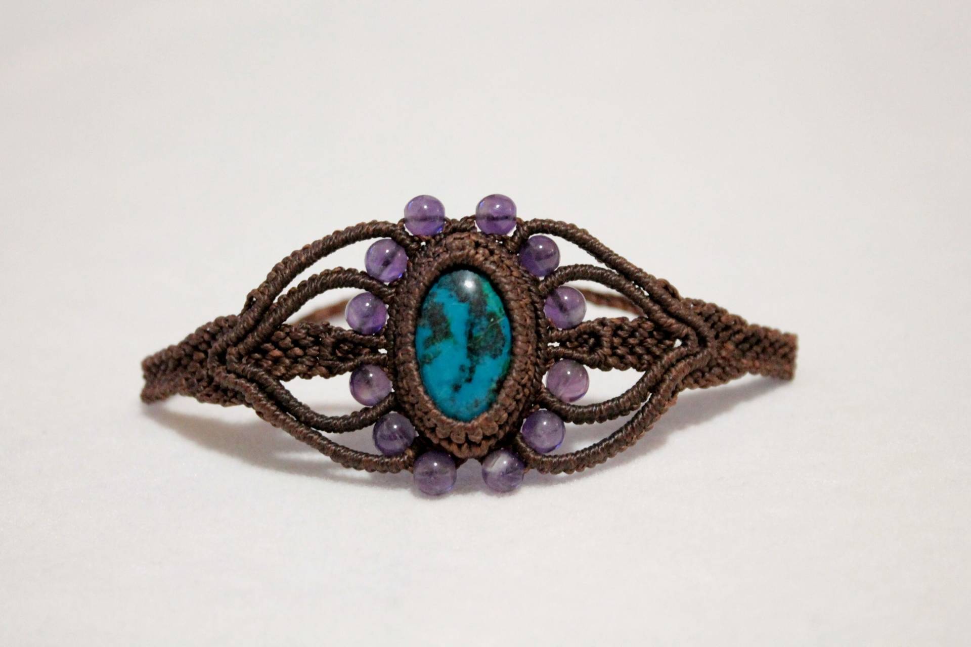 Makramee Chrysokoll Mit Amethyst-Perlen in Braunem Garn - Türkis von MatizarArt