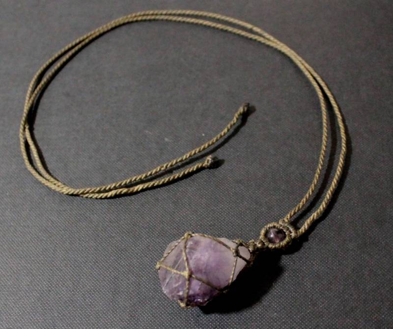Makramee Halskette Amethyst Mit Amethyst-Perle von MatizarArt