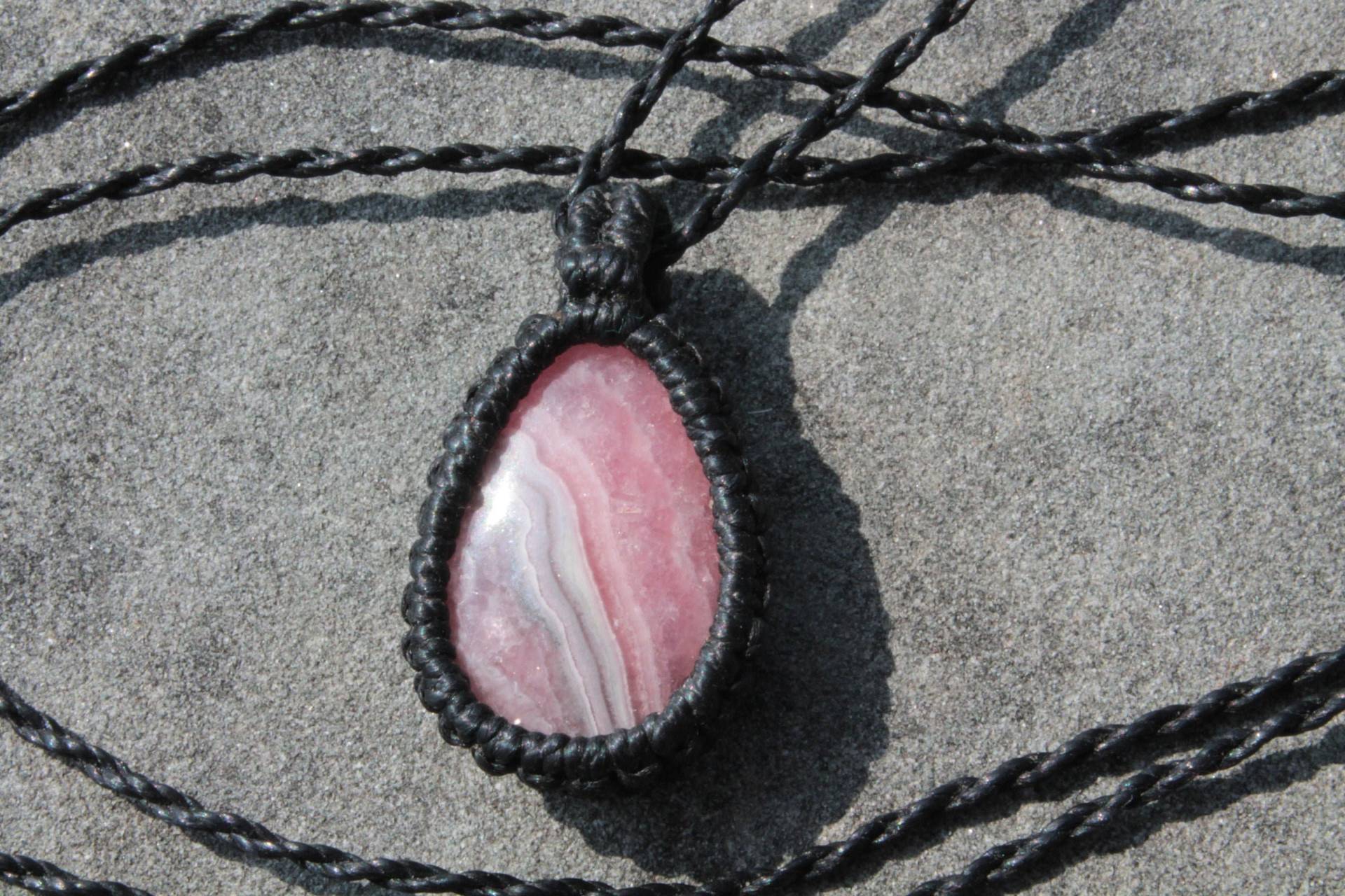 Rodochrosit Makramee Kette Schwarz von MatizarArt