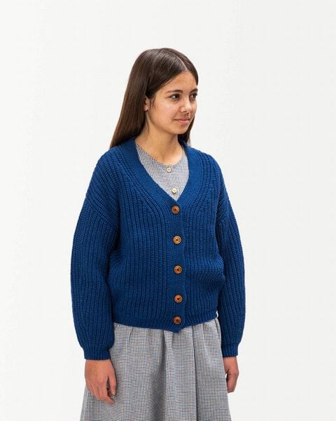 Matona Klassischer Cardigan mit V-Ausschnitt für Kinder / V-Neck Cardigan von Matona