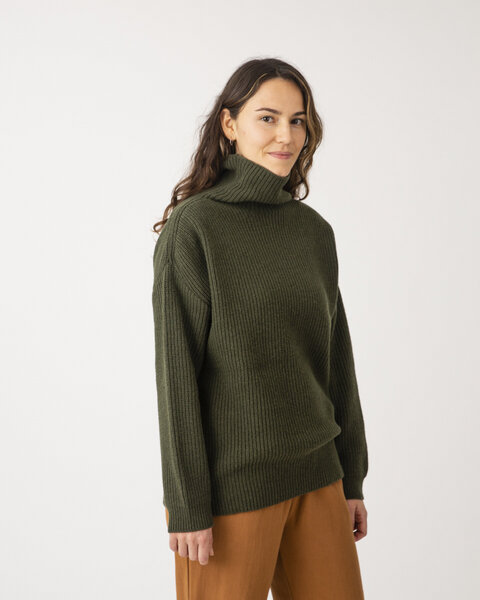 Matona Strickpullover mit Stehkragen für Frauen aus recycelter Wolle / High Neck Sweater von Matona