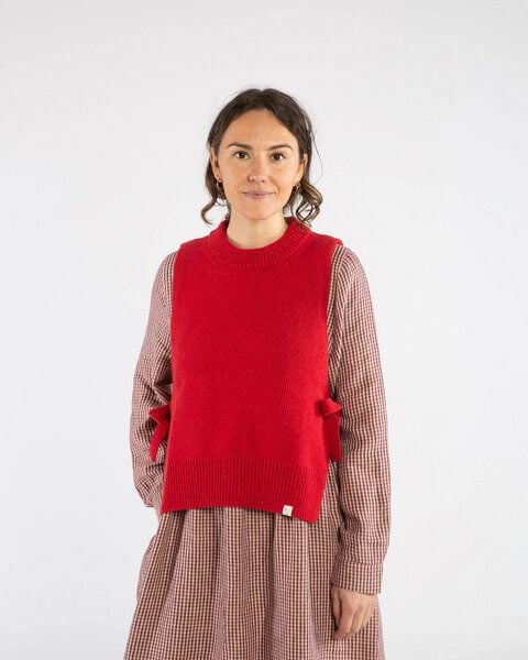 Matona Strickpullunder mit Bindedetail für Frauen aus Bio-Baumwolle und Lammwolle / Apron Vest Matona Strickpullunder mit Bindedetail für Frauen aus Bio-Baumwolle und Lammwolle / Apron Vest von Matona