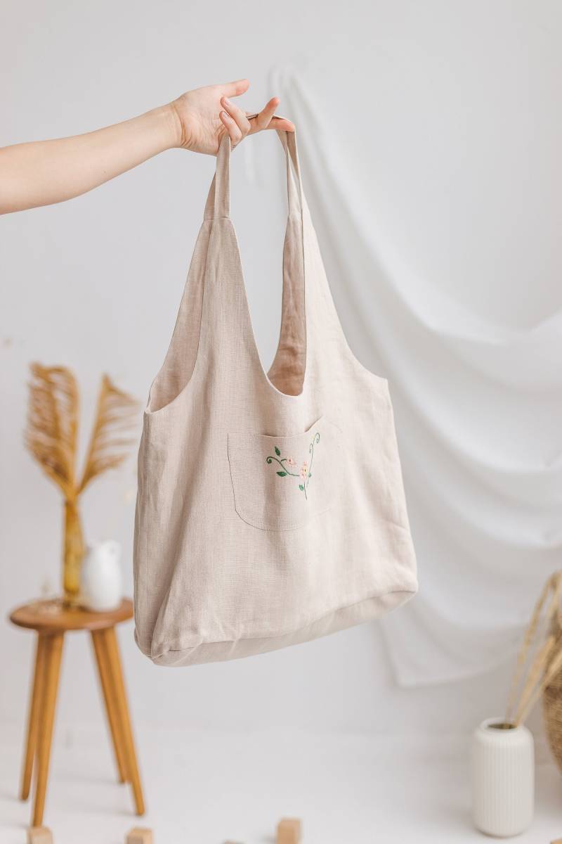 Nachhaltige Schultertasche Aus Stoff Mit Handstickerei, Einkaufstasche Leinen Tasche, Wiederverwendbarer Natürlicher Canvas Sack Langen Henkeln von MatrinnaBoutique