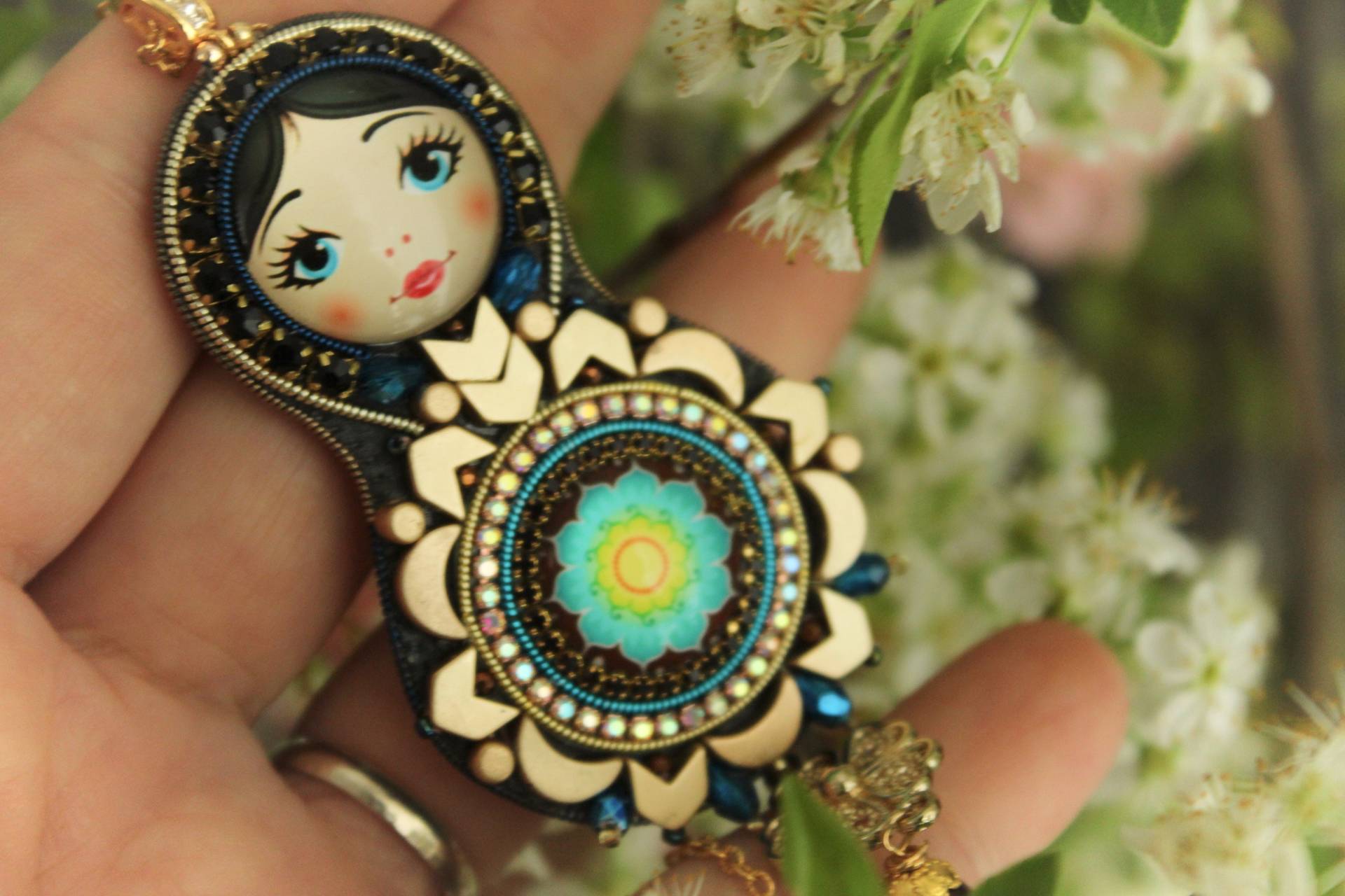 Matroschka Puppe Halskette Für Damen, Babuschka Anhänger Muttertag Geschenkidee, Mandala Artisan Statement Schmuck von MatryoshkaStoreArte