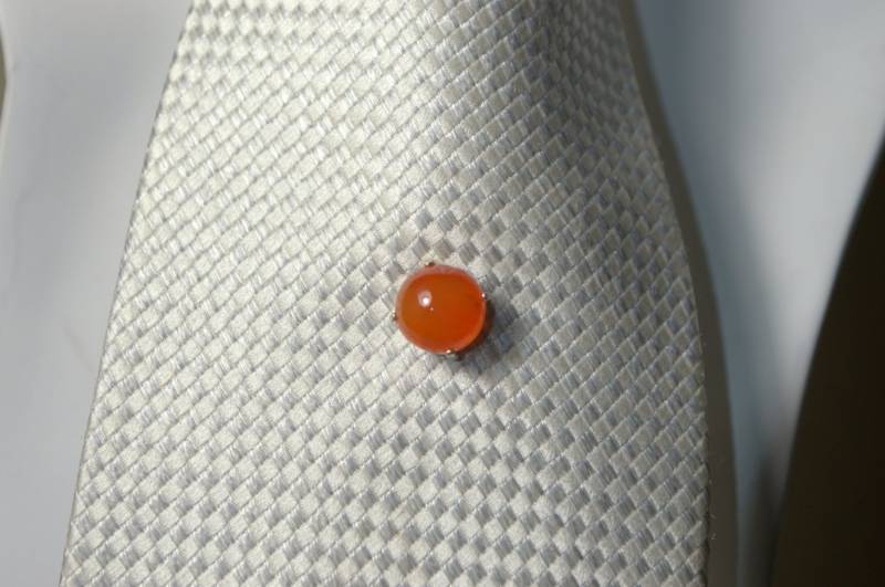 Karneol Cabochon Krawattennadel Karneol Cabochon Krawattennadel von MatsMachinations