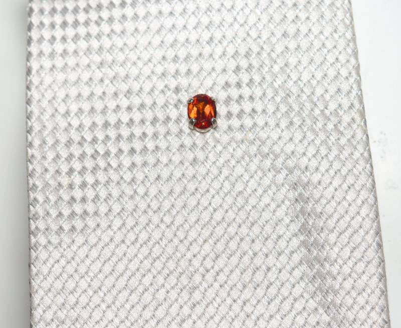 Wunderschöne Ovale Padparadscha Saphir Krawattennadel von MatsMachinations