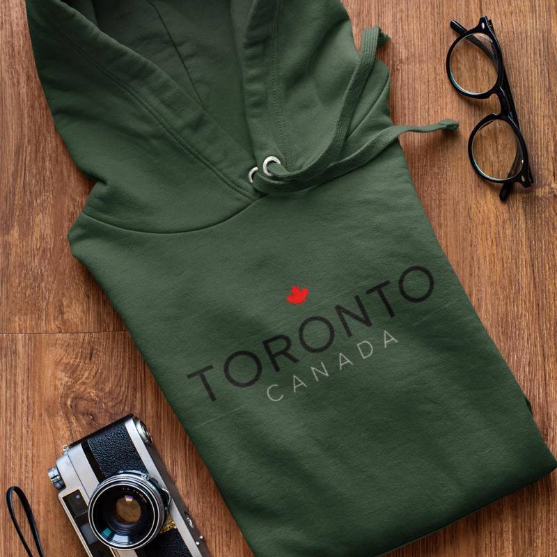 Toronto Maple Leaf Sweatshirt, Cozy Unisex Hoodie, Gift, Casual Streetwear, Canadian Pride Apparel, Fall Fashion von MatteasGoldenVein
