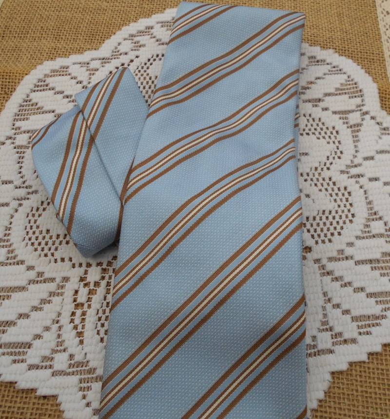 Tolle Vintage Krawatte Von Joop 100% Seide, Made in Italy Aus Den 90Er Jahren Seidenkrawatte Hellblau, Weiß, Beige Tolle Vintage Krawatte Von Joop 100% Seide, Made in Italy Aus Den 90Er Jahren Seidenkrawatte Hellblau, Weiß, Beige von MattieStone