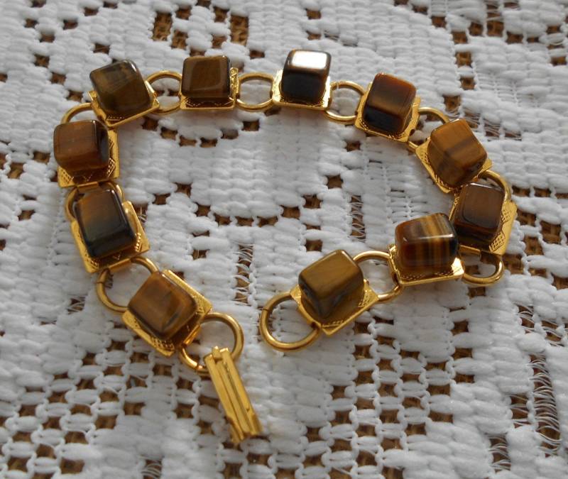 Vintage Armband Modeschmuck Goldfarben Tigerauge 70Er/80Er Jahre Schmales Vintage Armband Modeschmuck Goldfarben Tigerauge 70Er/80Er Jahre Schmales von MattieStone