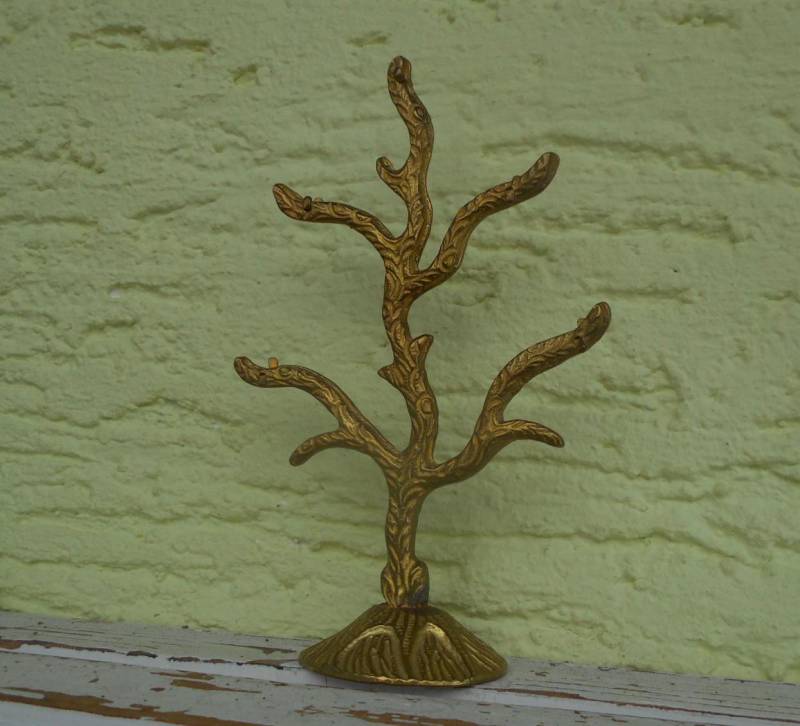 Vintage Schmuckhalter Baum Ringe, Ohrringe Schmuckbäumchen Messing 70Er/80Er Jahre Goldfarben Vintage Schmuckhalter Baum Ringe, Ohrringe Schmuckbäumchen Messing 70Er/80Er Jahre Goldfarben von MattieStone