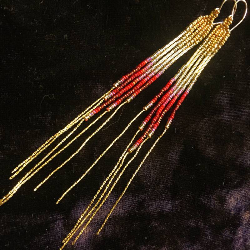 Mauiswan Rote 14K Gold Filled Rocailles Perlen Ohrringe Mit 1mm Kettenfransen von MauiSwanDesigns