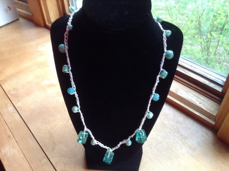 Handgehäkelte Kette Mit Aquamarinperlen von Maureensdreams