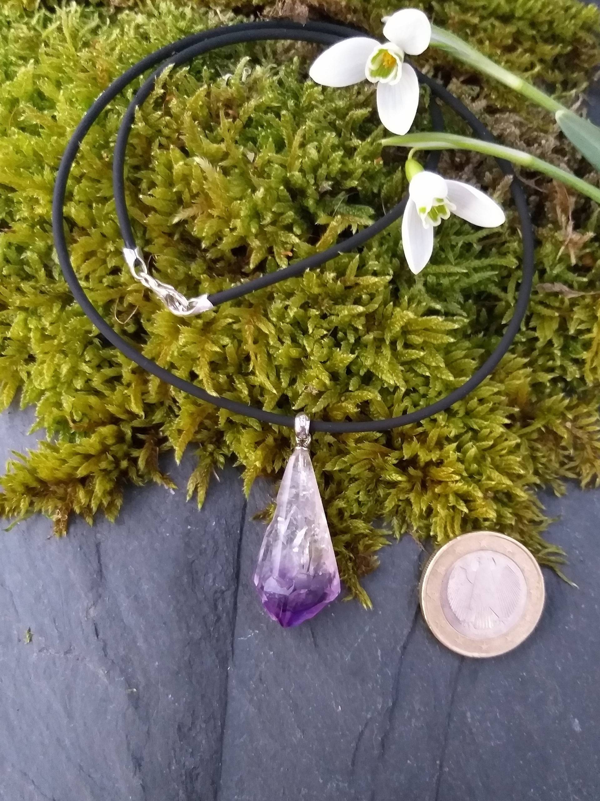Amethyst Anhänger Aus Einer Natürlichen Amethyst-Kristallspitze Für Esoteriker Und Mineralienfreunde Sternzeichen - Geburtsstein Februar von MauritzUnikatSchmuck