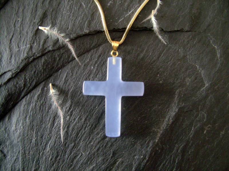 Chalcedon Kreuz Gg-Anhänger - Zeichen Des Glaubens Glücksbringer Talisman Kaltes Blau Ist Die Lieblingsfarbe Vieler Menschen von MauritzUnikatSchmuck