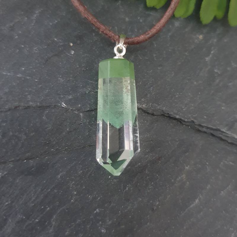 Phantomquarz/Jade Anhänger, Wunder Der Natur Mit Liebe in Handarbeit Gefertigt Unikatschmuck Aus Einem Naturphänomen von MauritzUnikatSchmuck