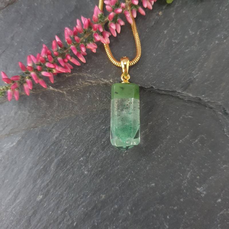 Phantomquarz/Jade Anhänger, Wunder Der Natur Mit Liebe in Handarbeit Gefertigt Unikatschmuck Aus Einem Naturphänomen von MauritzUnikatSchmuck