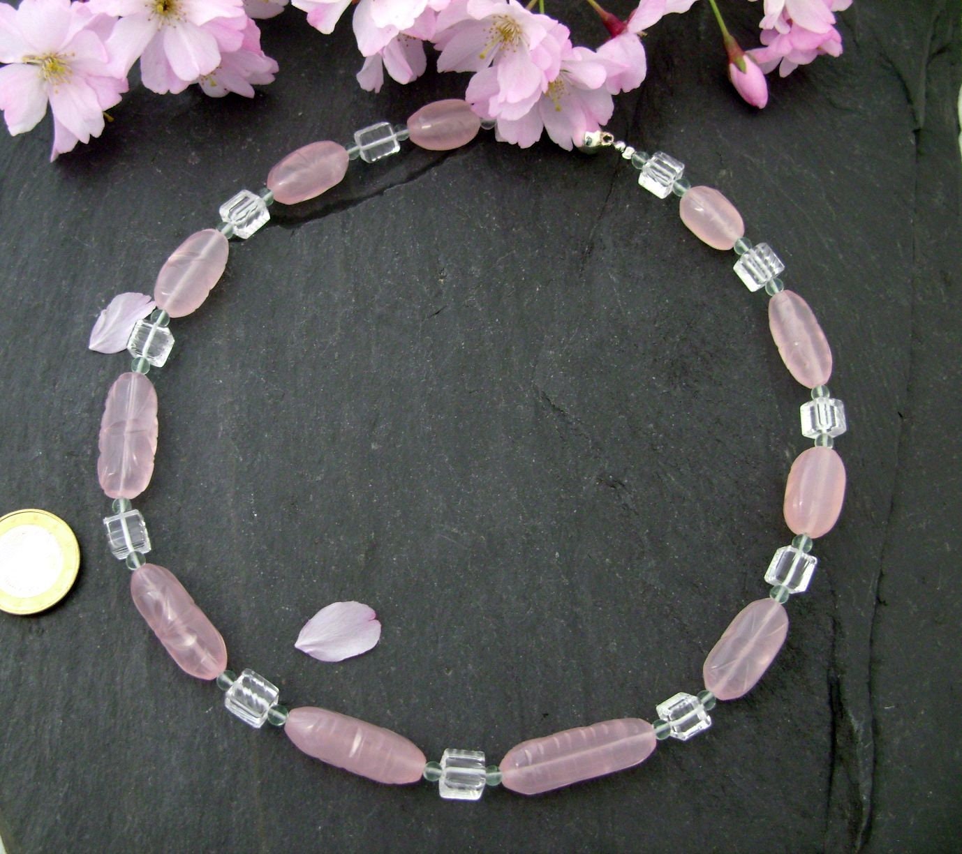 Rosenquarz/Bergkristall Fluorit - Halskette, Zarte Frühlingsfarben Mit Besonderen Effekten von MauritzUnikatSchmuck