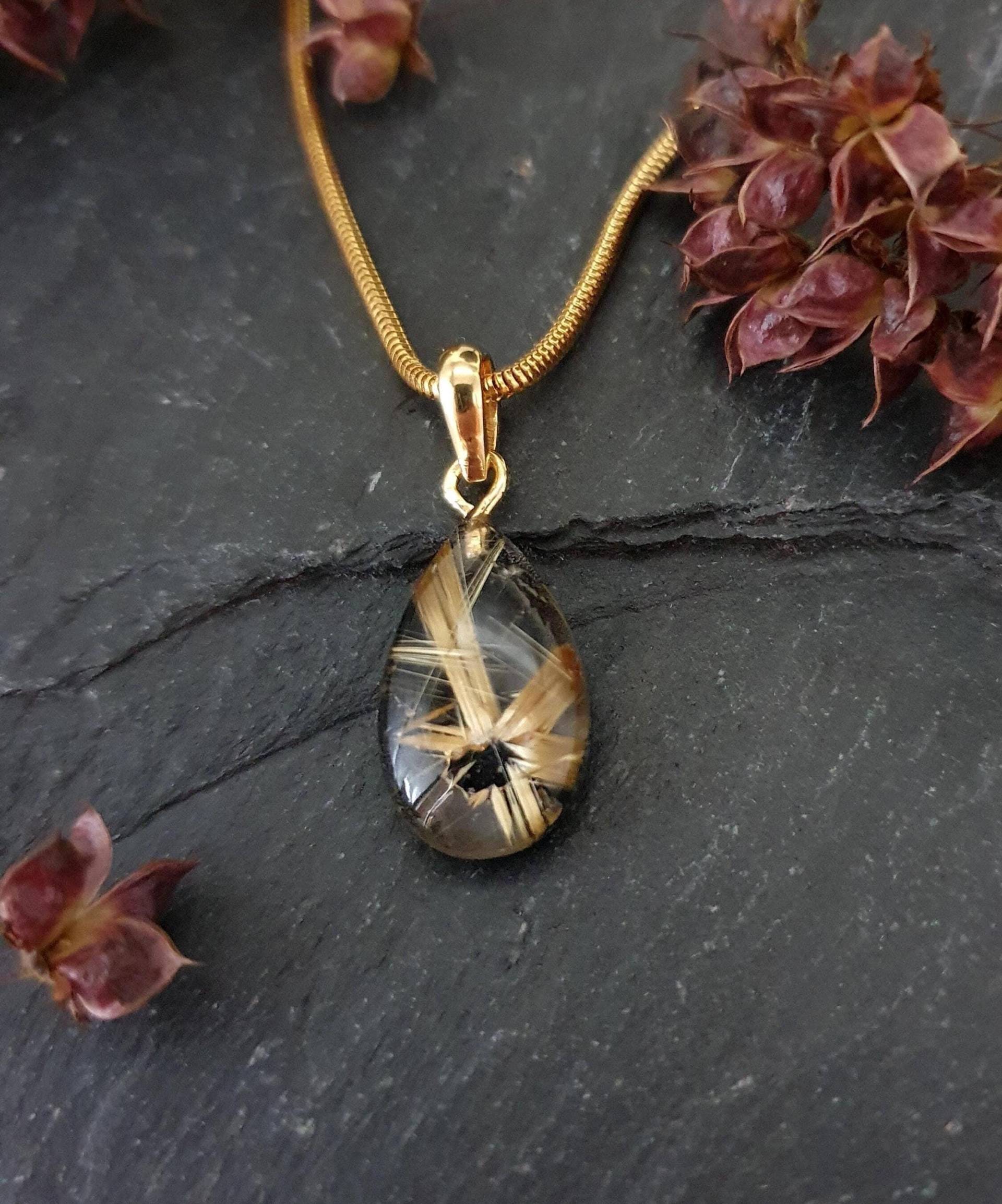 Rutilquarz Stern Anhänger. Einzigartiger Schmuckanhänger Mit Tollem Stern. Schöner Edelsteinschmuck Als Geschenk Für Freundin Rutilquarz Stern Anhänger. Einzigartiger Schmuckanhänger Mit Tollem Stern. Schöner Edelsteinschmuck Als Geschenk Für Freundin von MauritzUnikatSchmuck