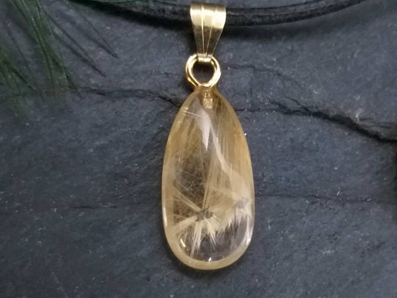 Rutilquarz-stern-Anhänger Einzigartiger Edelsteinanhänger Mit Liebe in Handarbeit Geschliffen. Klein Aber Oho von MauritzUnikatSchmuck