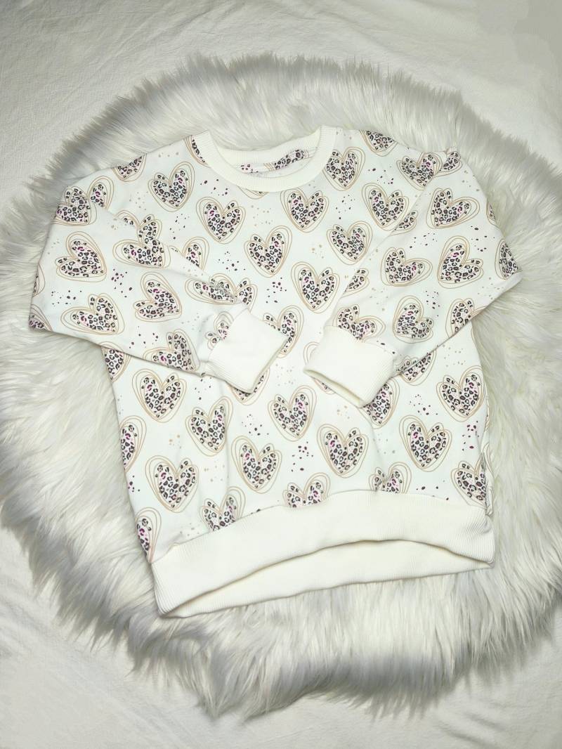 Pullover Leo Herzen Gr. 110 Oversized Sweater Sweatshirt Leoprint Sofortkauf von MausimHauskreativ