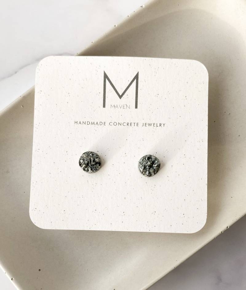 Schwarze Perlen Ohrstecker Im Druzy Stil | Betonschmuck Zementohrringe Geschenk Für Sie Schmuck Schwarzer Freitag von MavenConcreteCo