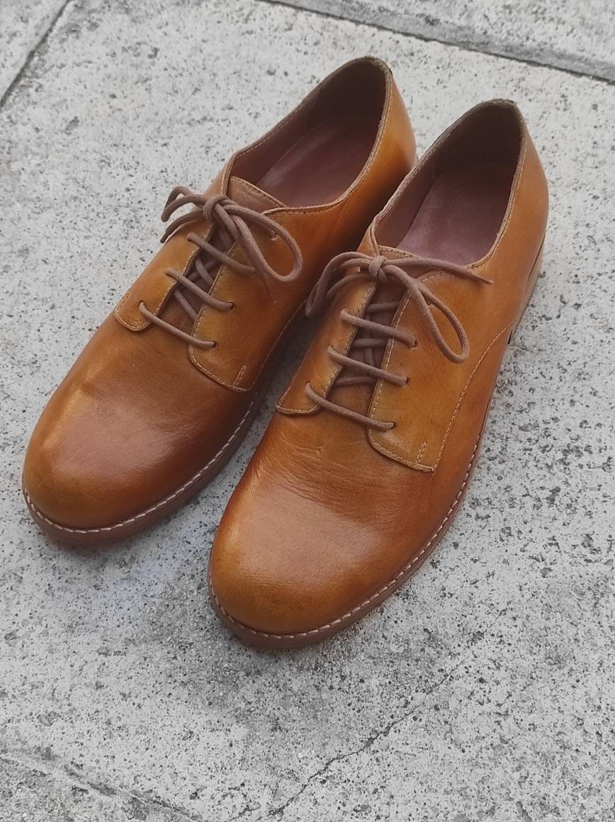 Lederschuhe, Handgemachte Schuhe, Classic Blue Leather Derby Shoes, Brogues, Flats, Tie Shoes von Mavrosandals