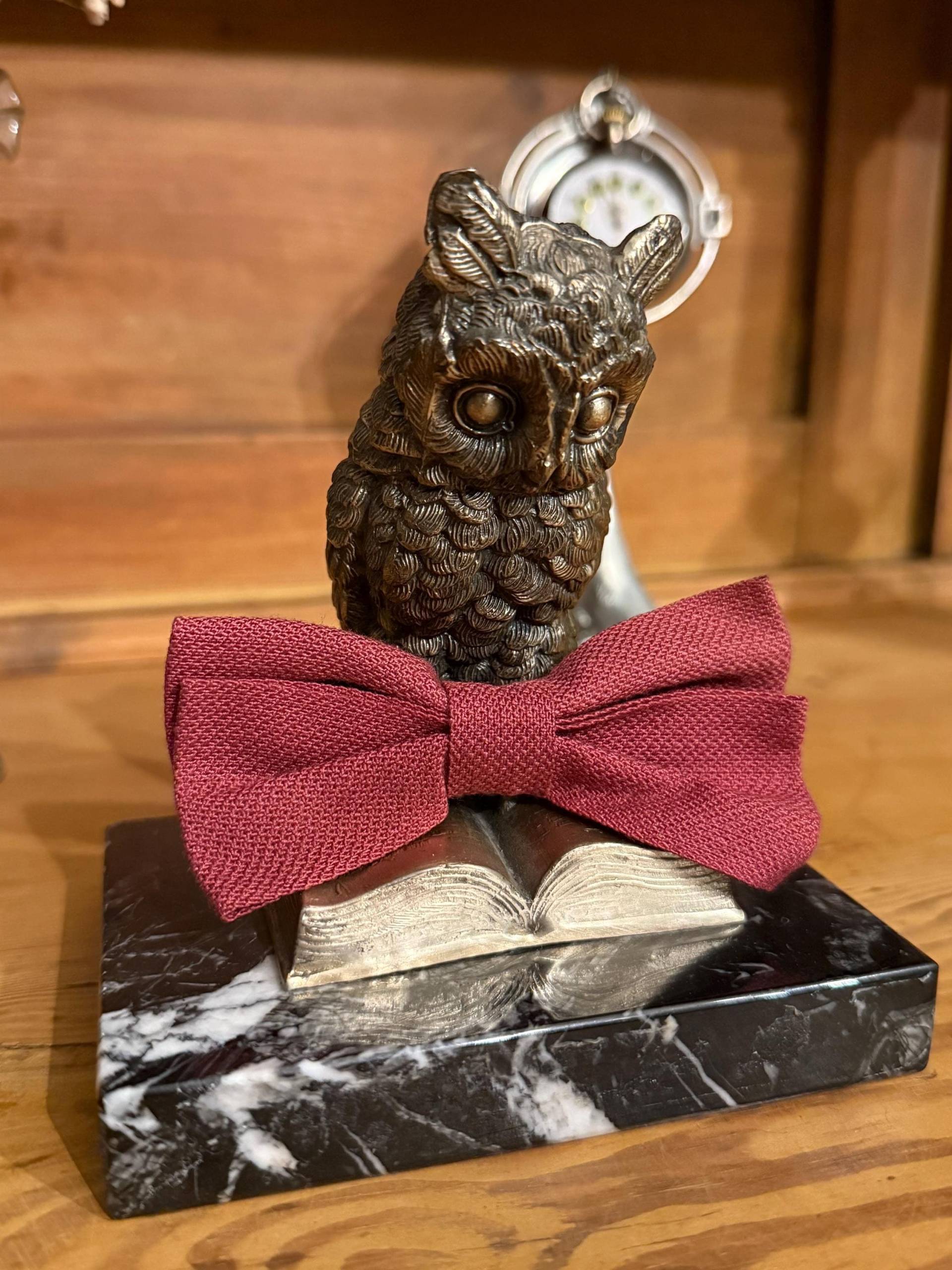 Victorian/Edwardian - Red Bow Tie von MaxErlerLeipzig