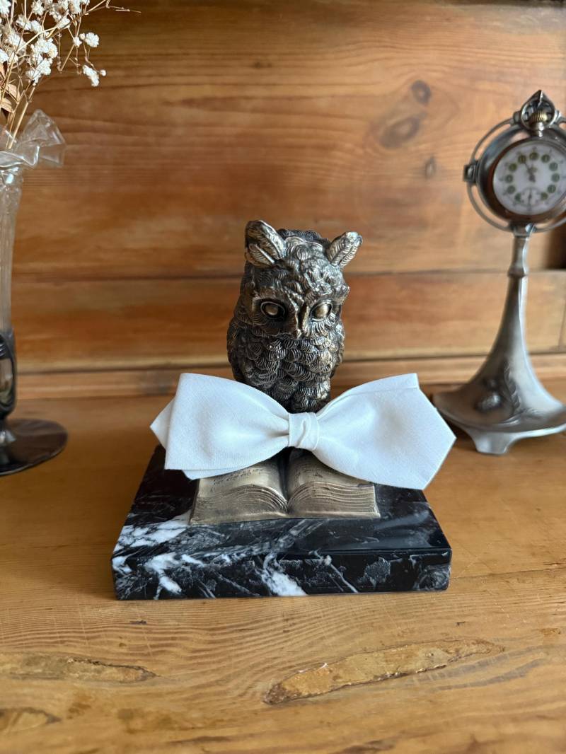 Victorian/Edwardian - White Bow Tie von MaxErlerLeipzig