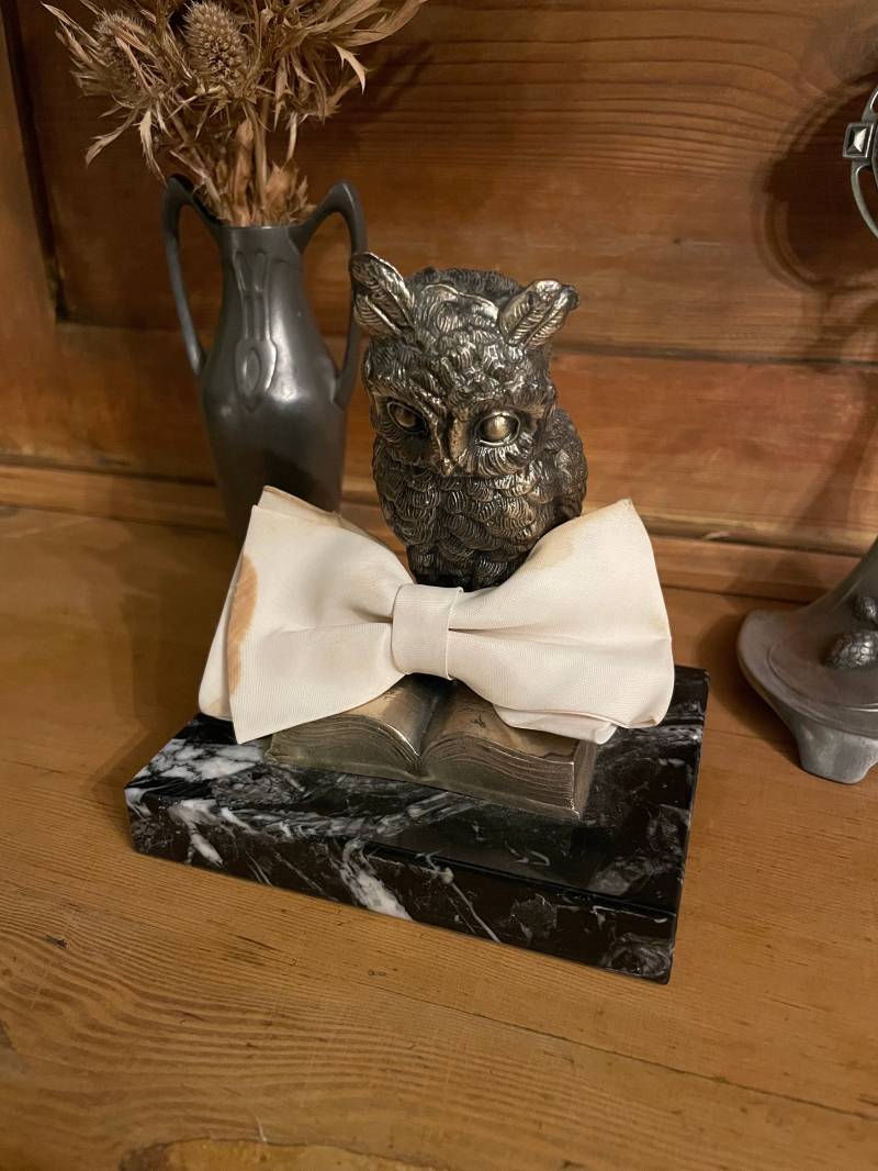 Victorian/Edwardian - White Bow Tie von MaxErlerLeipzig