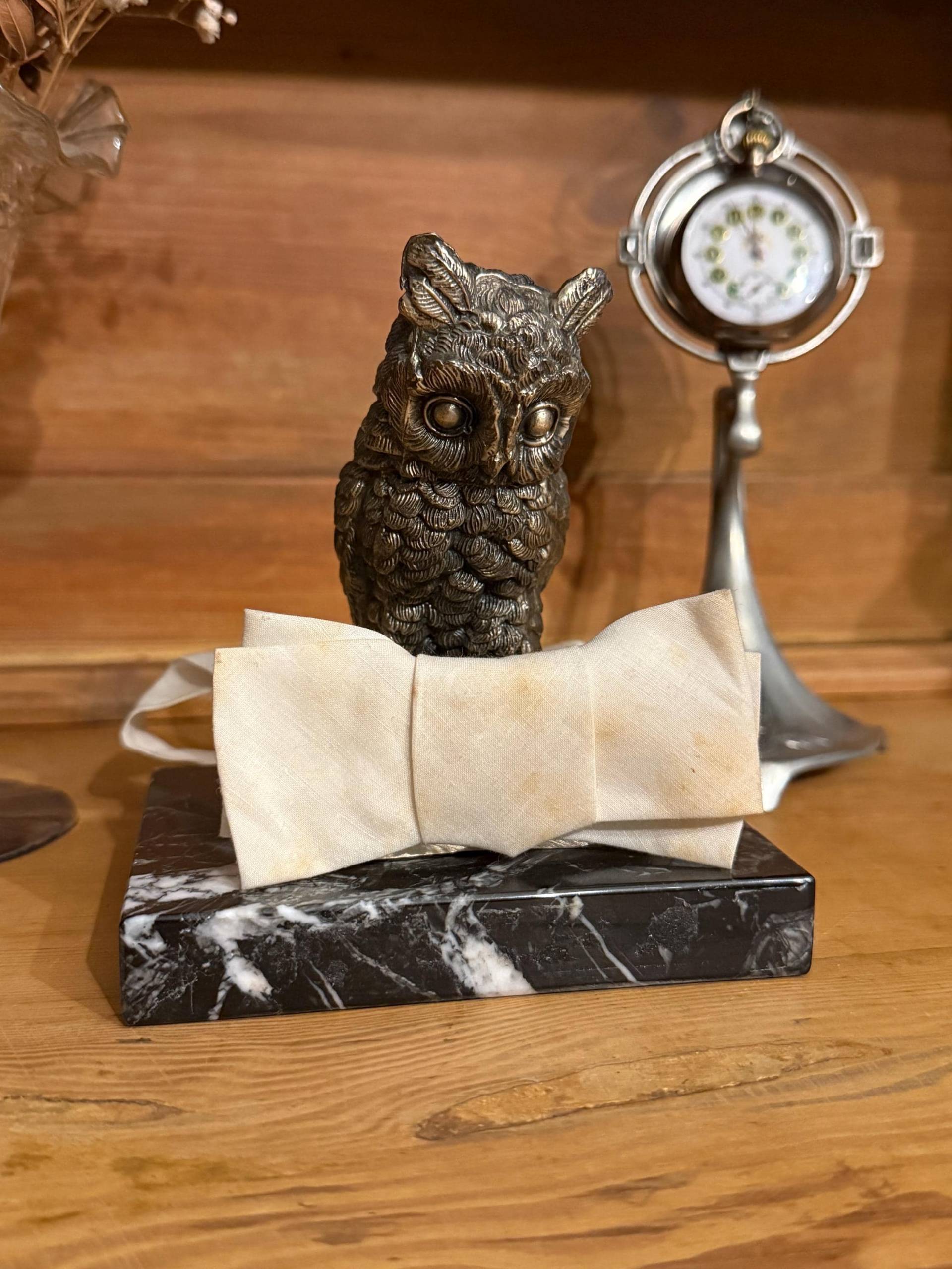 Victorian/Edwardian - White Bow Tie von MaxErlerLeipzig