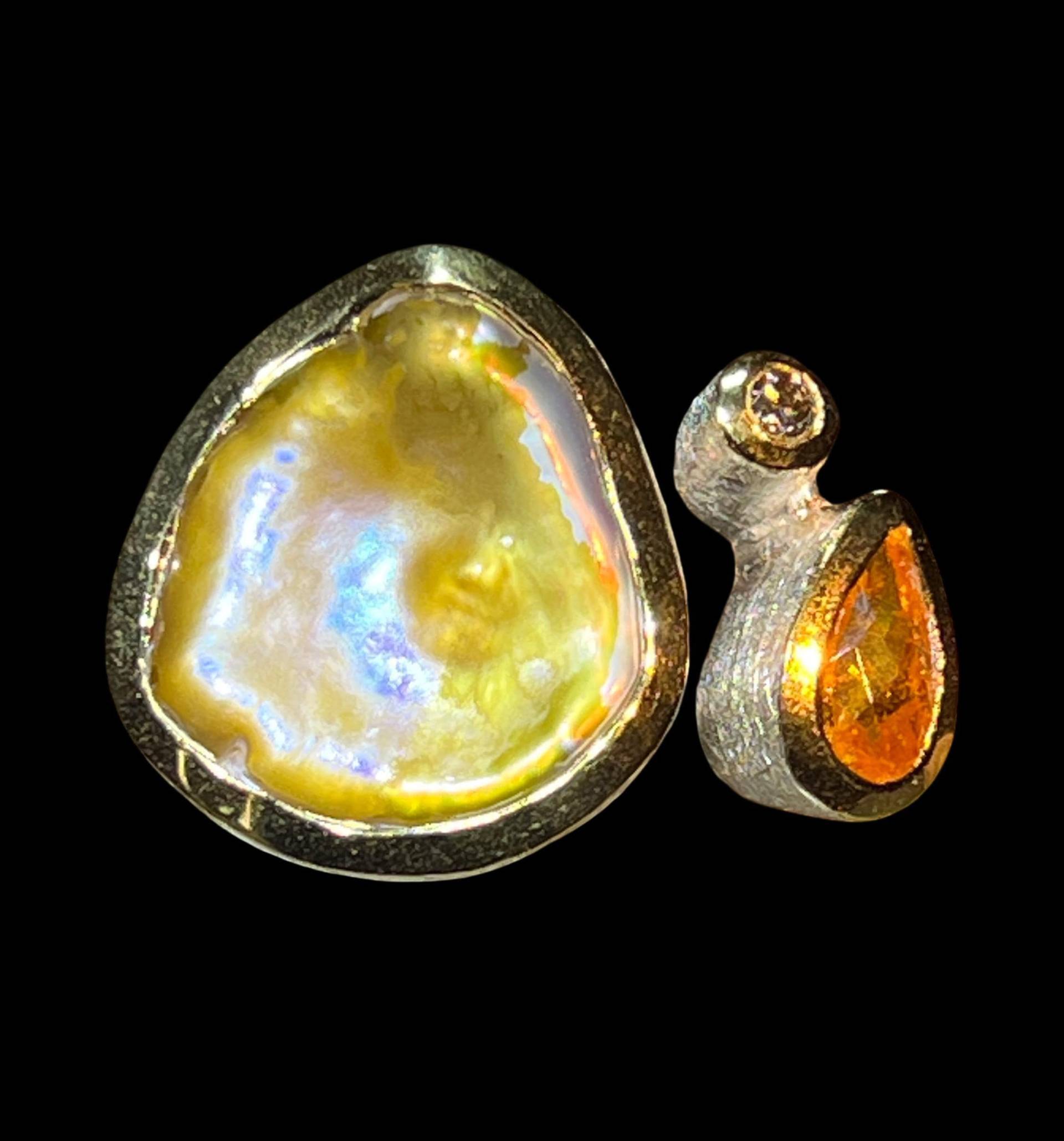 Barock Perle Feueropal Und Diamant Ring in Silber Mit Teilvergoldeter Fassung von MaxGloriaOpal