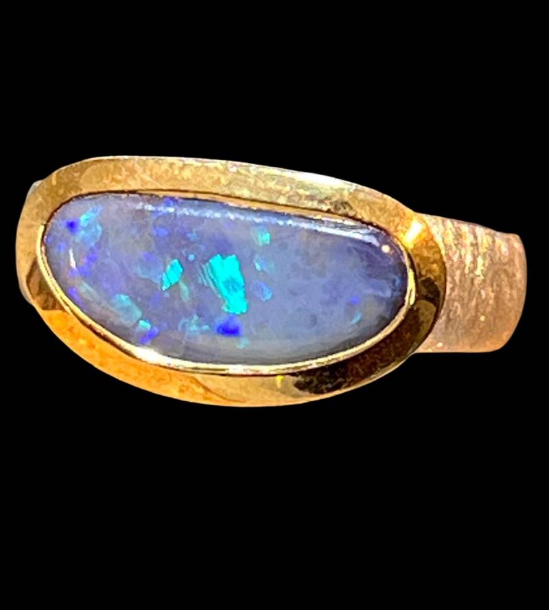 Boulder Opal Blaue Lagune Ring in Silber Mit Teilvergoldeter Fassung von MaxGloriaOpal