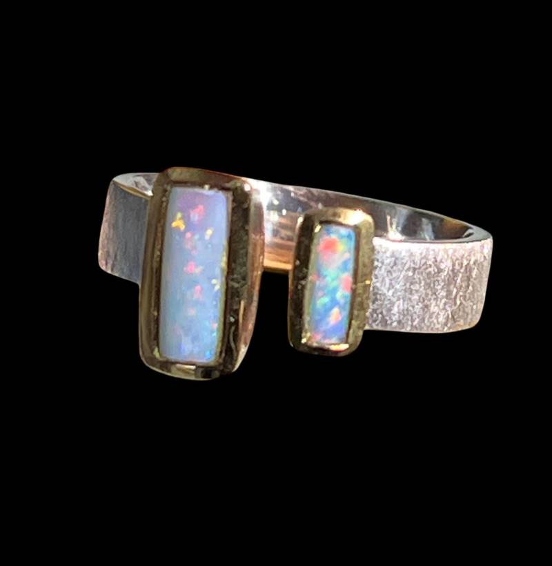 Edelopal Zwei Stars Coober Pedy Ring in Silber Mit Teilvergoldeter Fassung von MaxGloriaOpal
