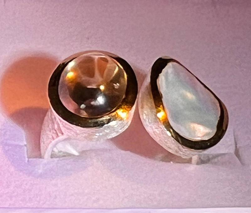 Gold Turmalin Mit Barock Perle Ring in Silber Teilvergoldeter Fassung von MaxGloriaOpal