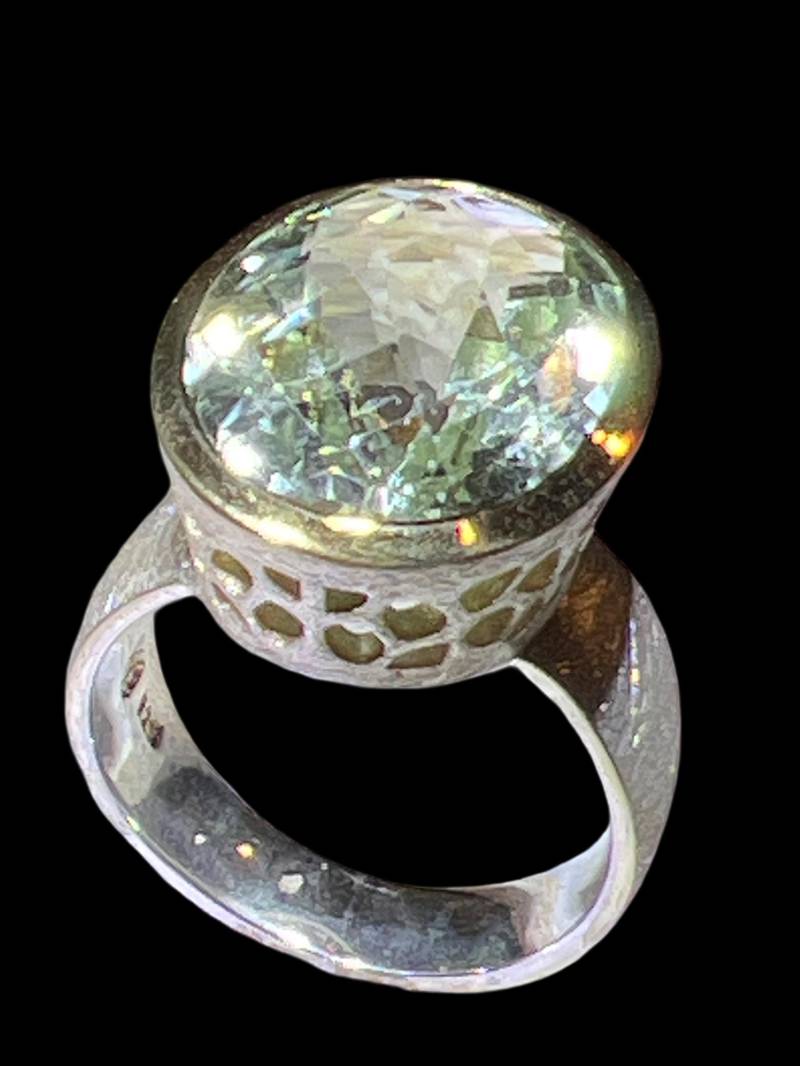 Grüner Amethyst Ring in Silber Mit Teilvergoldeter Fassung von MaxGloriaOpal
