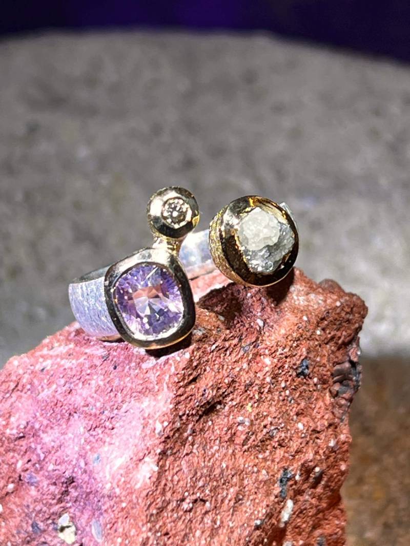 Insel Der Liebe Turmalin Und Rohdiamant Ring von MaxGloriaOpal