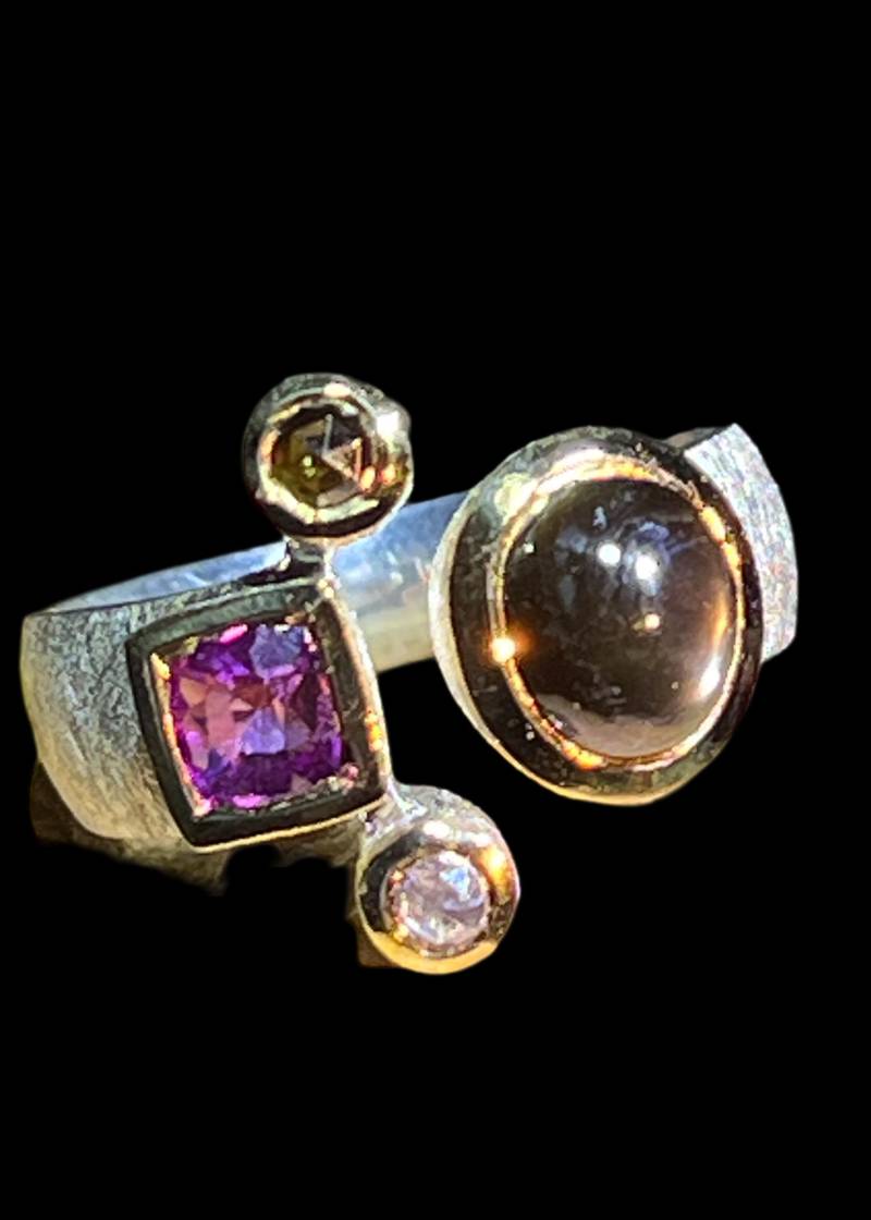 Schwarz Violettes Spiel Ring in Silber Mit Teilvergoldeter Fassung von MaxGloriaOpal
