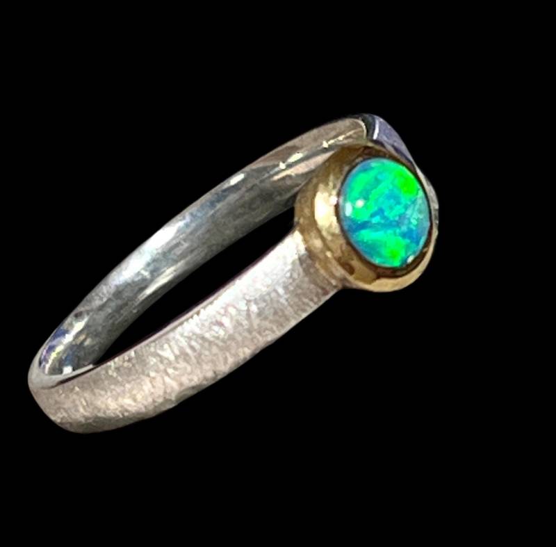 Schwarzopal Blitz Südseetürkis Ring in Silber Mit Teilvergoldeter Fassung von MaxGloriaOpal